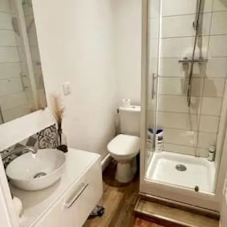 Britich 3d: Privé, Clim, Thermal/artem Appartement *